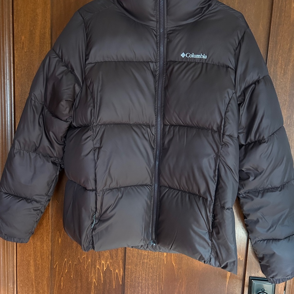 Columbia Women's Puffer Jacket - size large NWOT